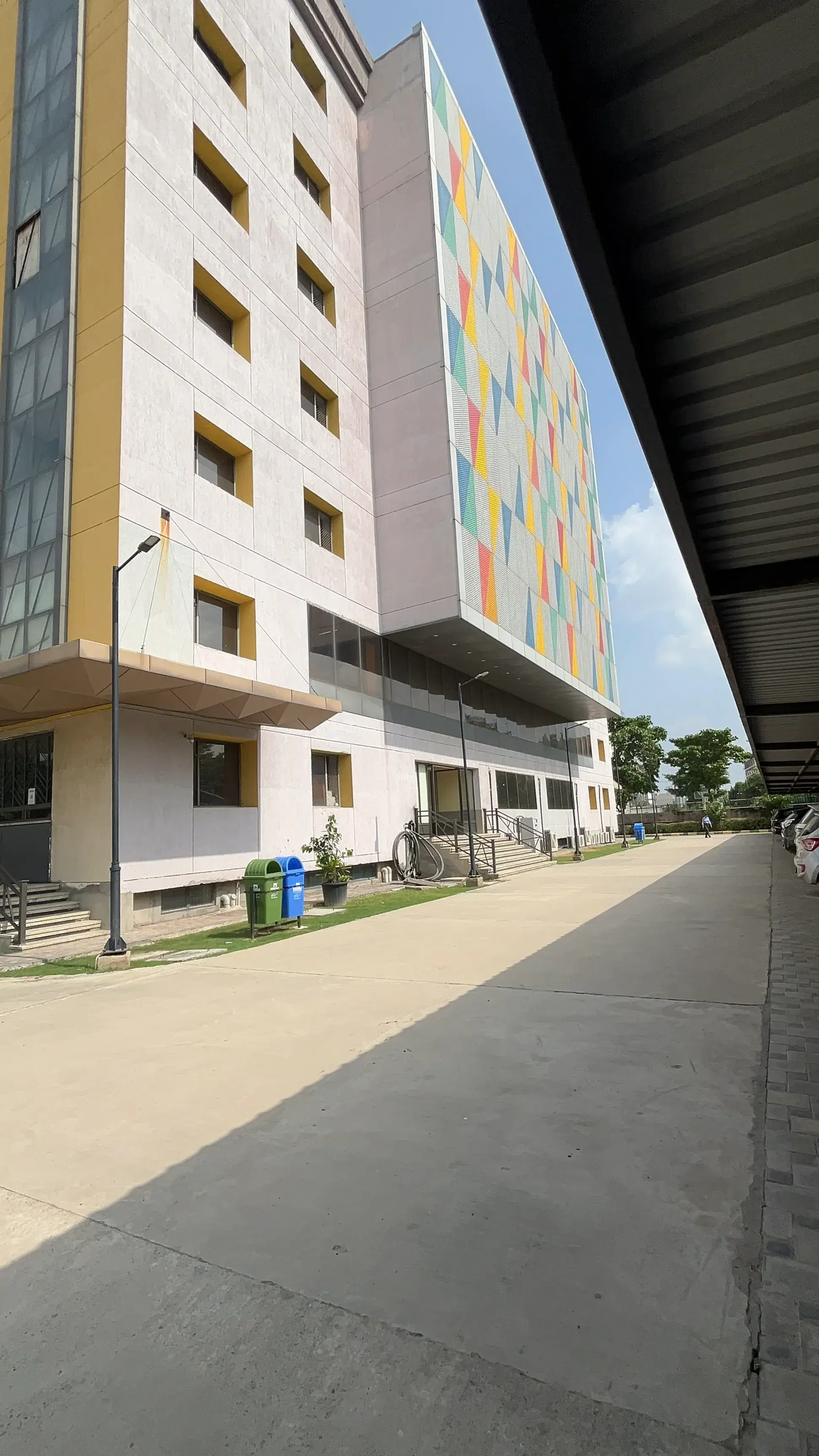 GL Bajaj Academic building photo 8